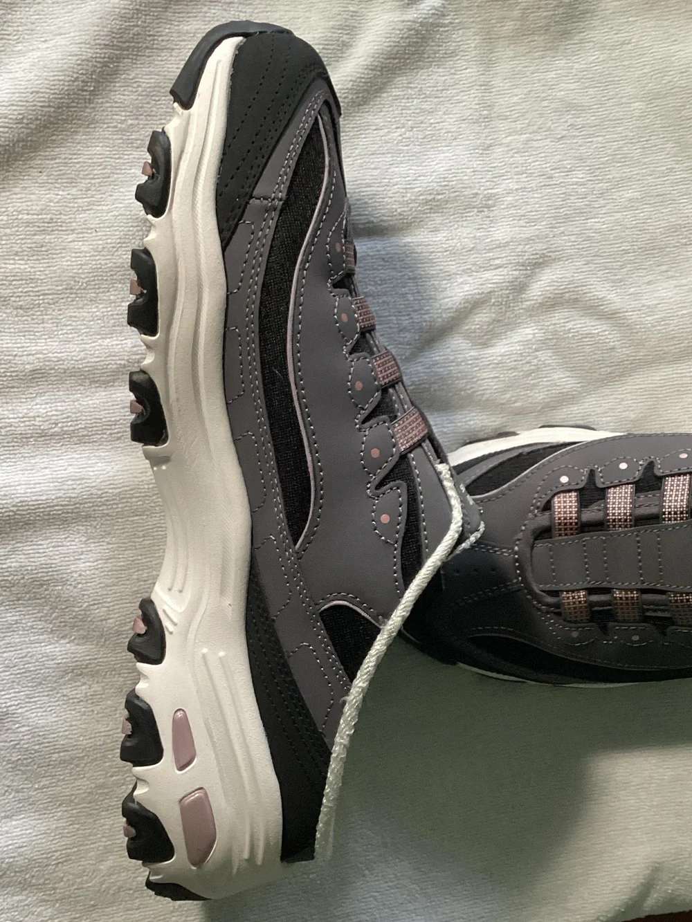 Skechers D'Lites Women's Gray and Pink Slip-On Memory Foam Sneakers - Picture 9 of 11